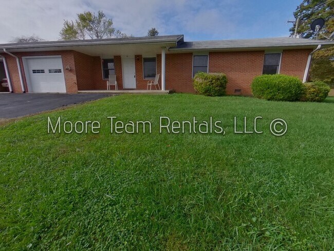 Building Photo - 2/2 & Office - Spacious Duplex