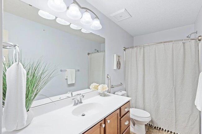 Bathroom upstairs - 3475 Chestnut Ln