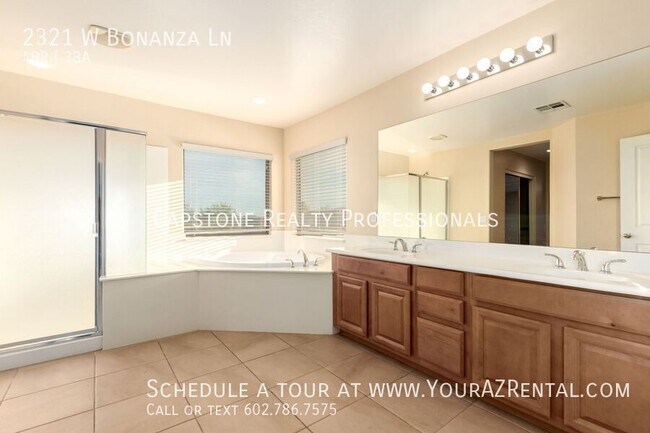 Building Photo - 2321 W Bonanza Ln