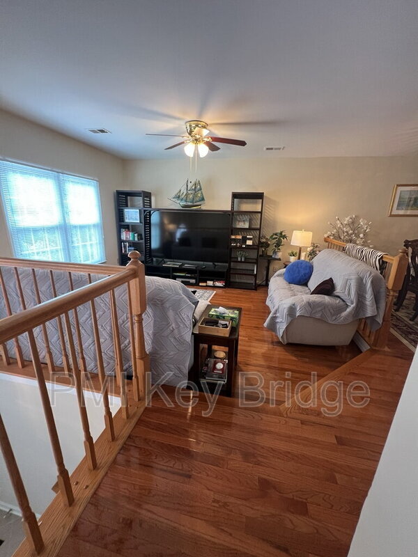 Building Photo - 7427 Salford Ct