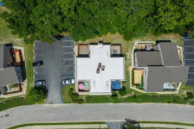 Building Photo - 2142 NE 45th Ave