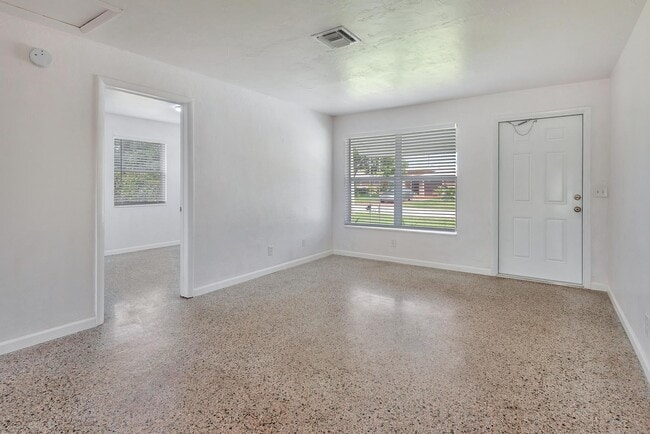 Building Photo - 4882 Jefferson Rd