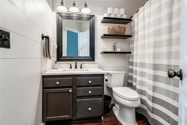 Building Photo - Cute Kuna home in the Farmhouse subdivision