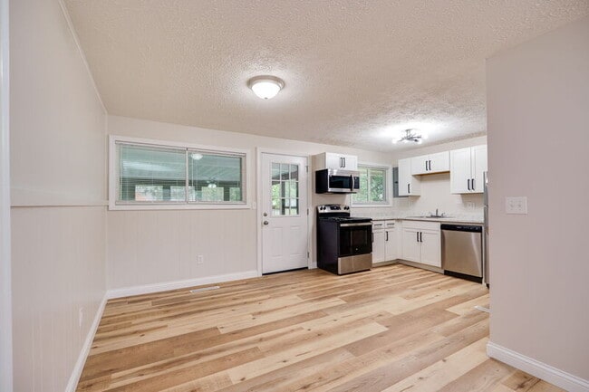 Building Photo - 5224 Mystic Dr