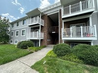 Building Photo - Close to VT Campus