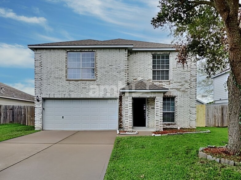 Primary Photo - 226 Golden Oak Dr