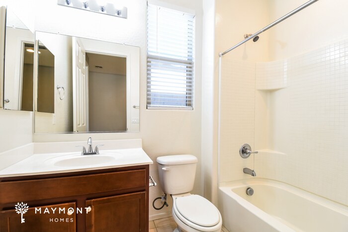 Building Photo - 4404 W Federal Way