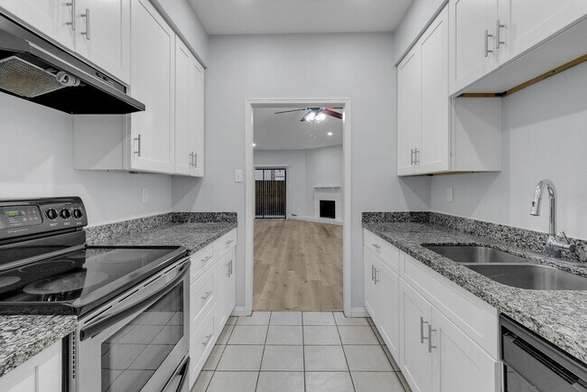 Building Photo - 9707 Richmond Ave.