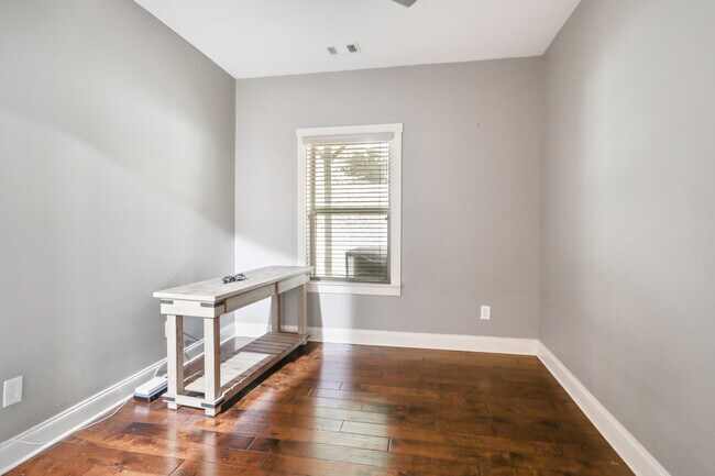 Building Photo - 2110 Westhill Dr SE, Smyrna, GA 30082