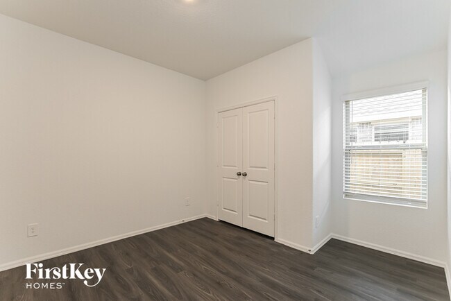 Building Photo - 18438 Summit Ranch Dr