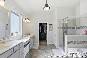 Building Photo - 123 Escondido