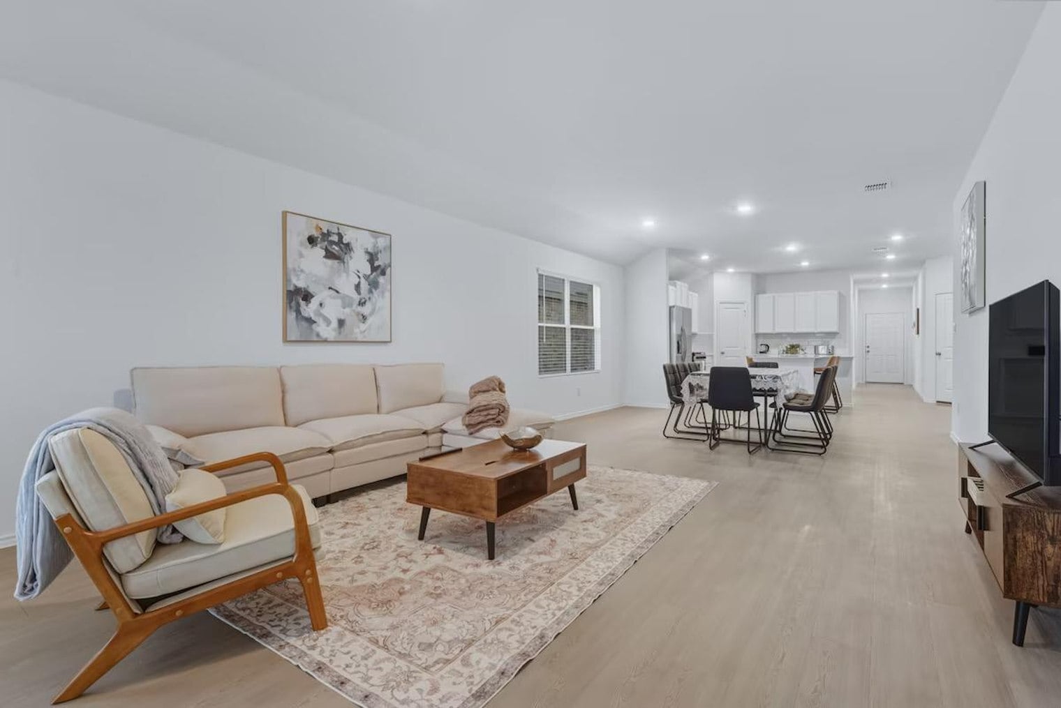 Building Photo - 591 Sormonne Lp