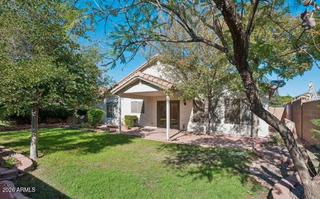 Building Photo - 309 E Mesquite St