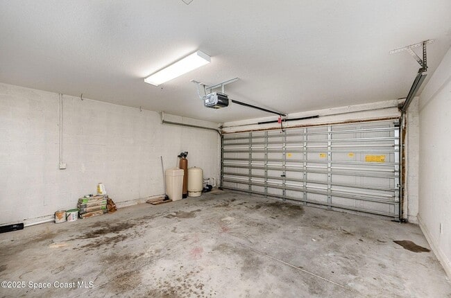 Building Photo - 1066 Quesada St SE