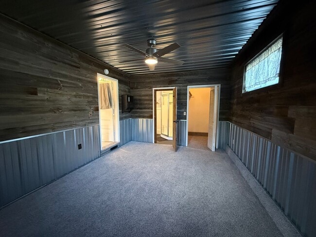 Building Photo - Spacious Rural Ranch!