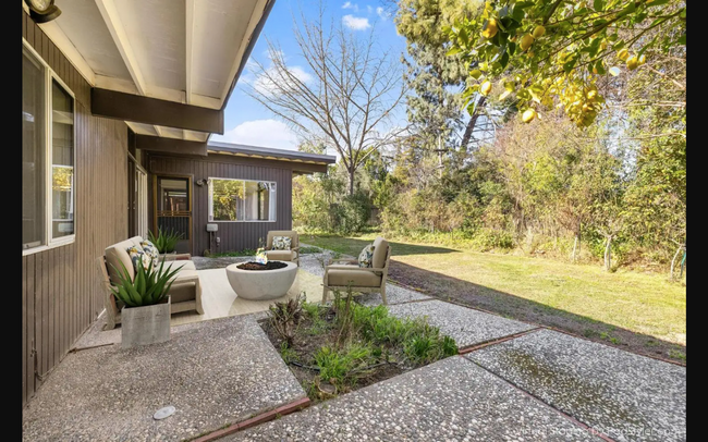 Building Photo - Sprawling 7 bedroom home available for sum...