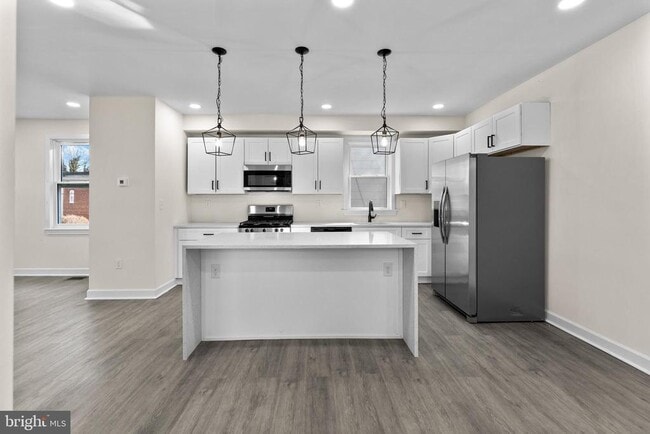 Building Photo - 509 McCabe Ave