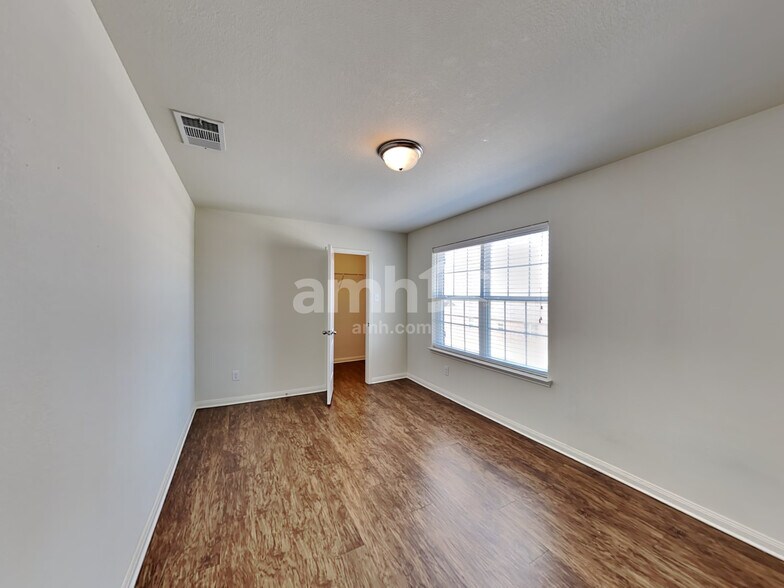 Building Photo - 4505 Shy Creek Ln