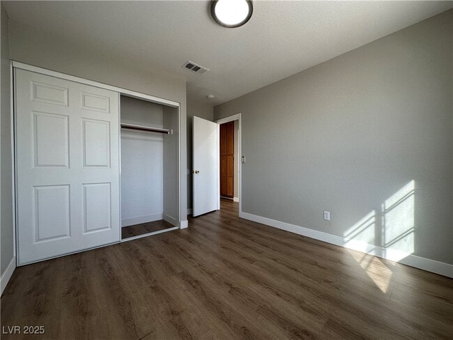 Building Photo - 6987 Wineberry Dr