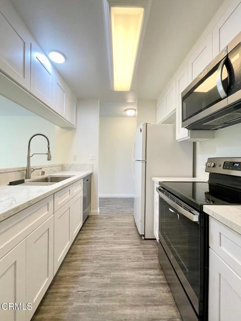 Building Photo - 248 E Surfside Dr