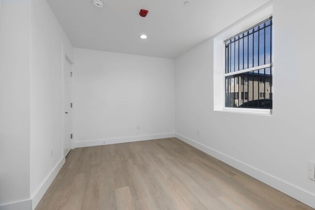 Interior Photo - Buena Vista