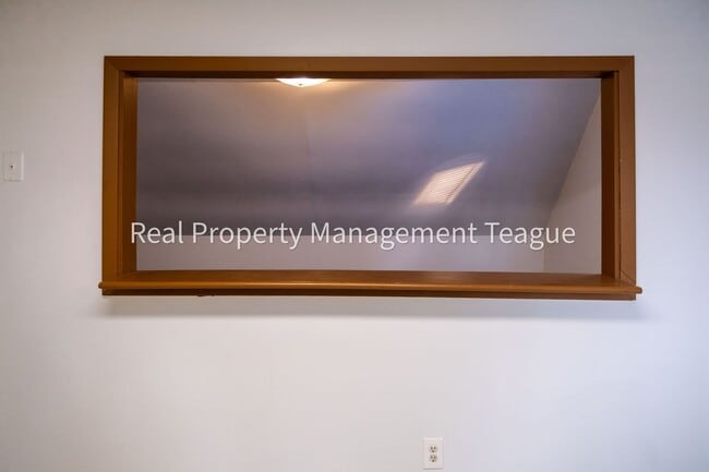 Building Photo - 6 Indiana Ave