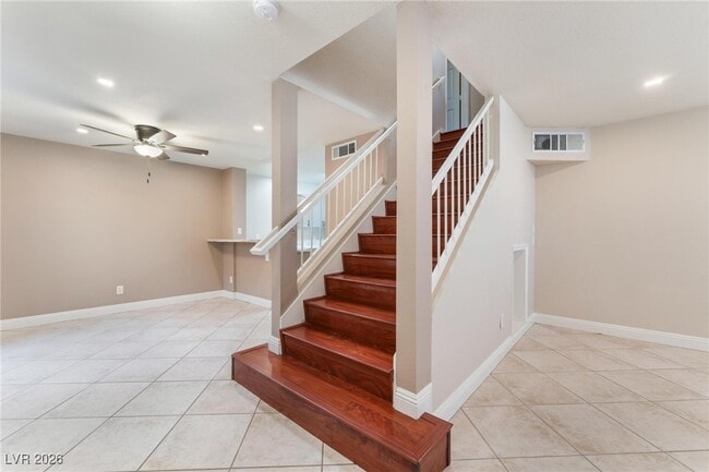 Building Photo - 8449 Majestic View Ave