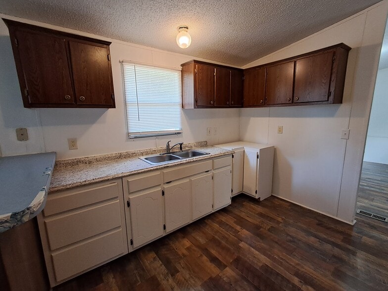 Building Photo - 23 Jimmie Ln
