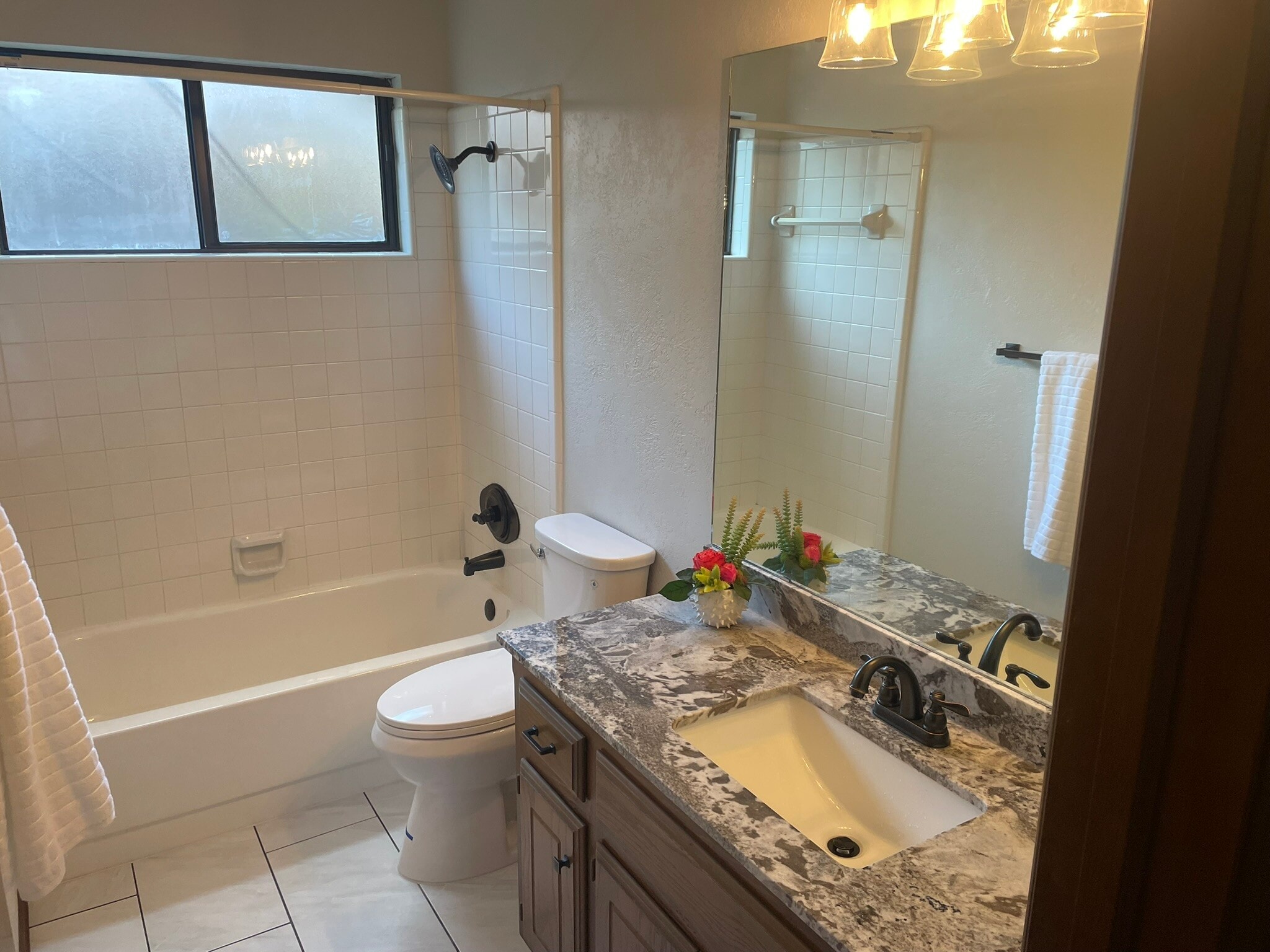 Guest Bath - 505 Ramsey St