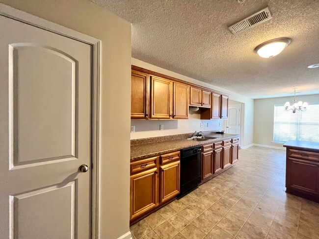Building Photo - 9146 Glen Cove