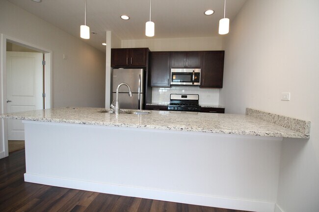 Building Photo - 4447 N Kedzie Ave