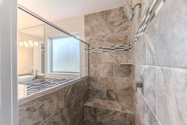 Building Photo - 6 Winter Thicket Pl