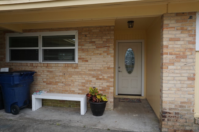 Building Photo - 1011 Cornell Dr