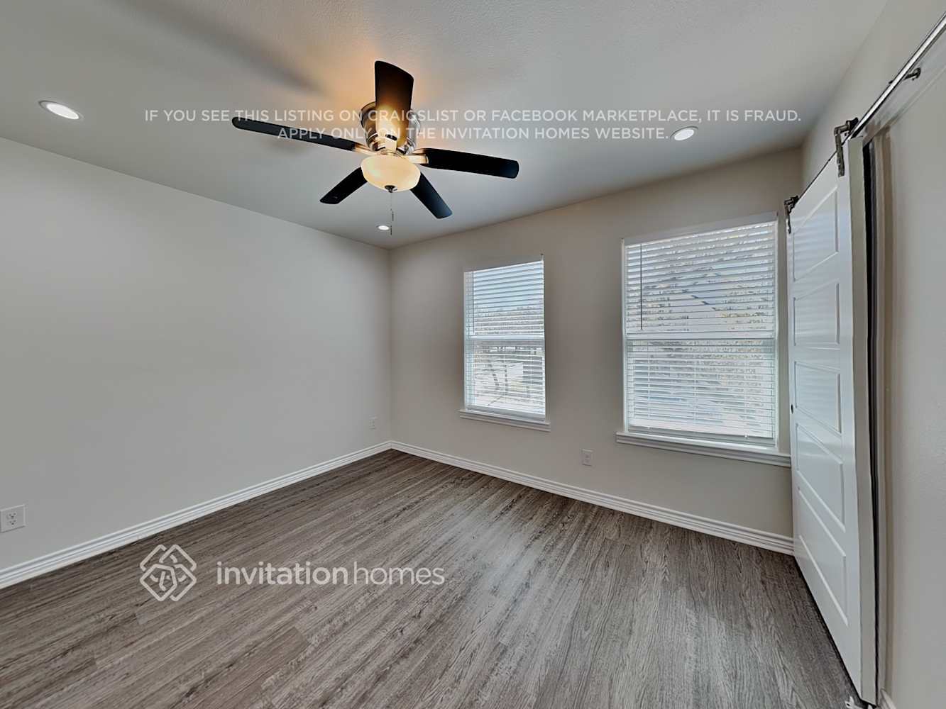 Building Photo - 318 Shady Bluff Dr