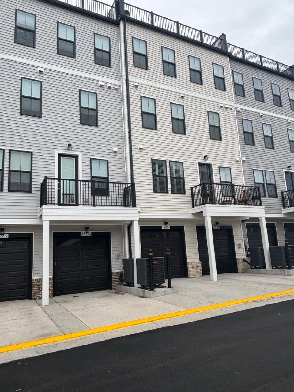 Building Photo - 43396 Farringdon Sq