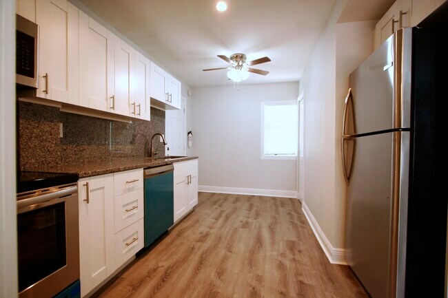 Primary Photo - 5001 1/2 1st ave N