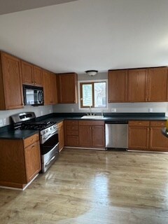 Kitchen - 1049 Mariner Ave