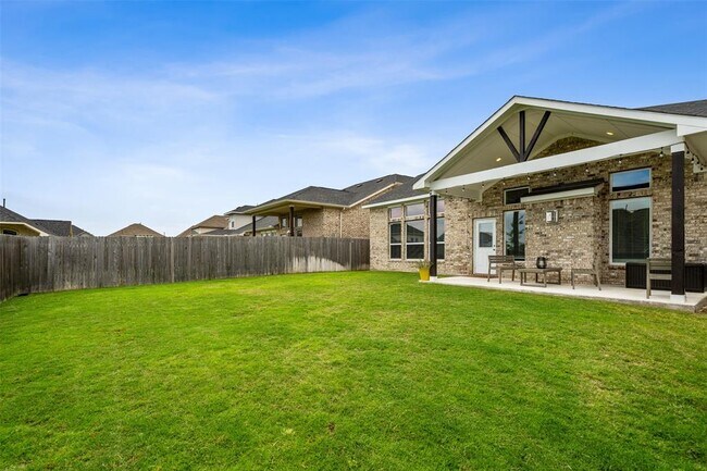 Building Photo - 112 Allora Pl