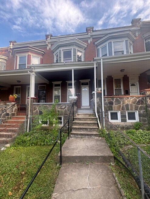 Building Photo - 2753 Mosher St