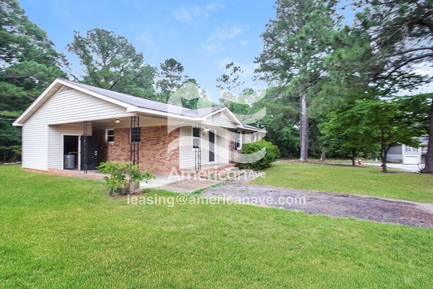 Building Photo - 2409 CoCo Rd