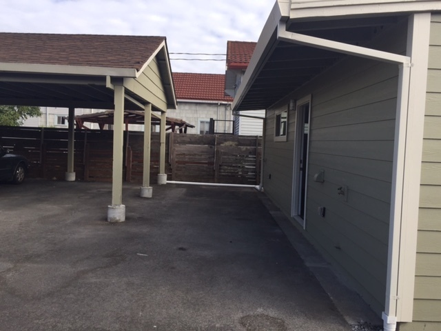 Building Photo - Mid Town Petaluma 3 bedroom 2 bath Gorgeou...