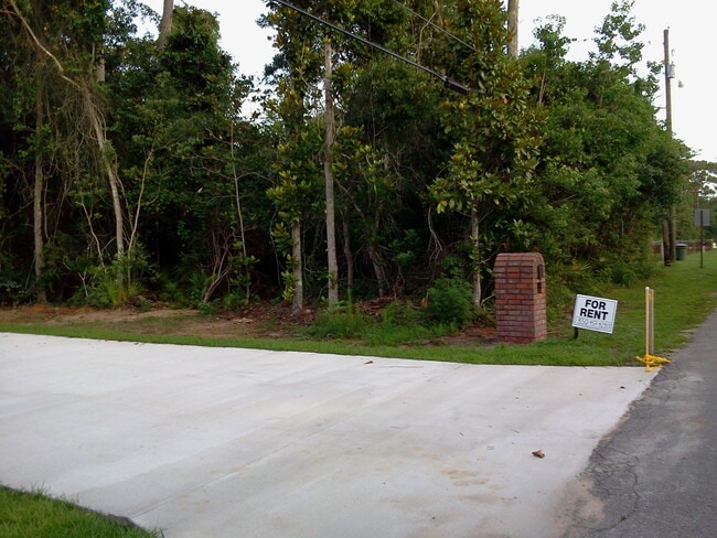 Building Photo - 2519 Weller Ave
