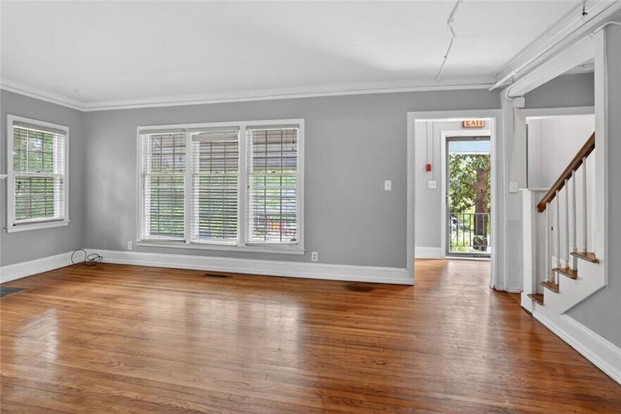Building Photo - 2728 Winburn Terrace