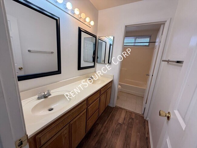 Building Photo - 42456 Coronet Ct