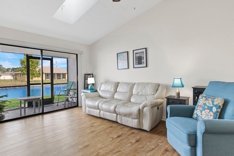 Building Photo - Waters Edge Apartments