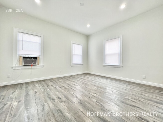 Building Photo - 244 S Alexandria Ave