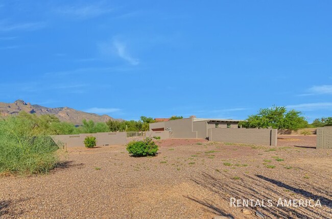 Building Photo - 6368 N Camino Padre Isidoro