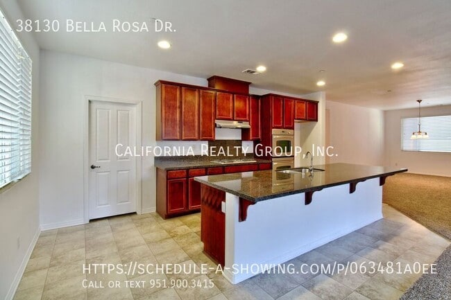 Building Photo - 38130 Bella Rosa Dr