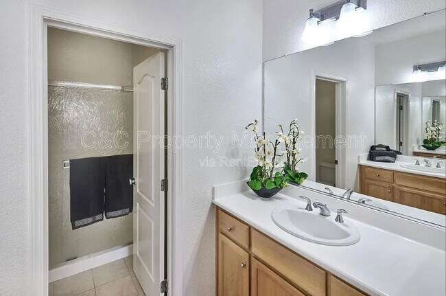 Building Photo - 2125 Winepol Loop