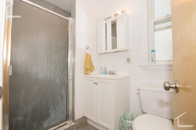 Building Photo - Nice 3 bed in Brighton